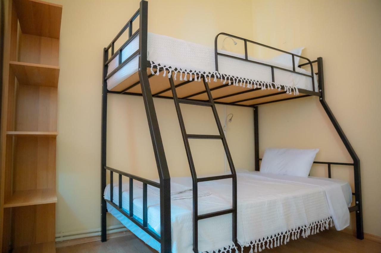 Wine Hostel Tbilisi Buitenkant foto