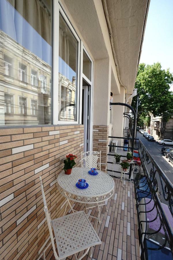 Wine Hostel Tbilisi Buitenkant foto
