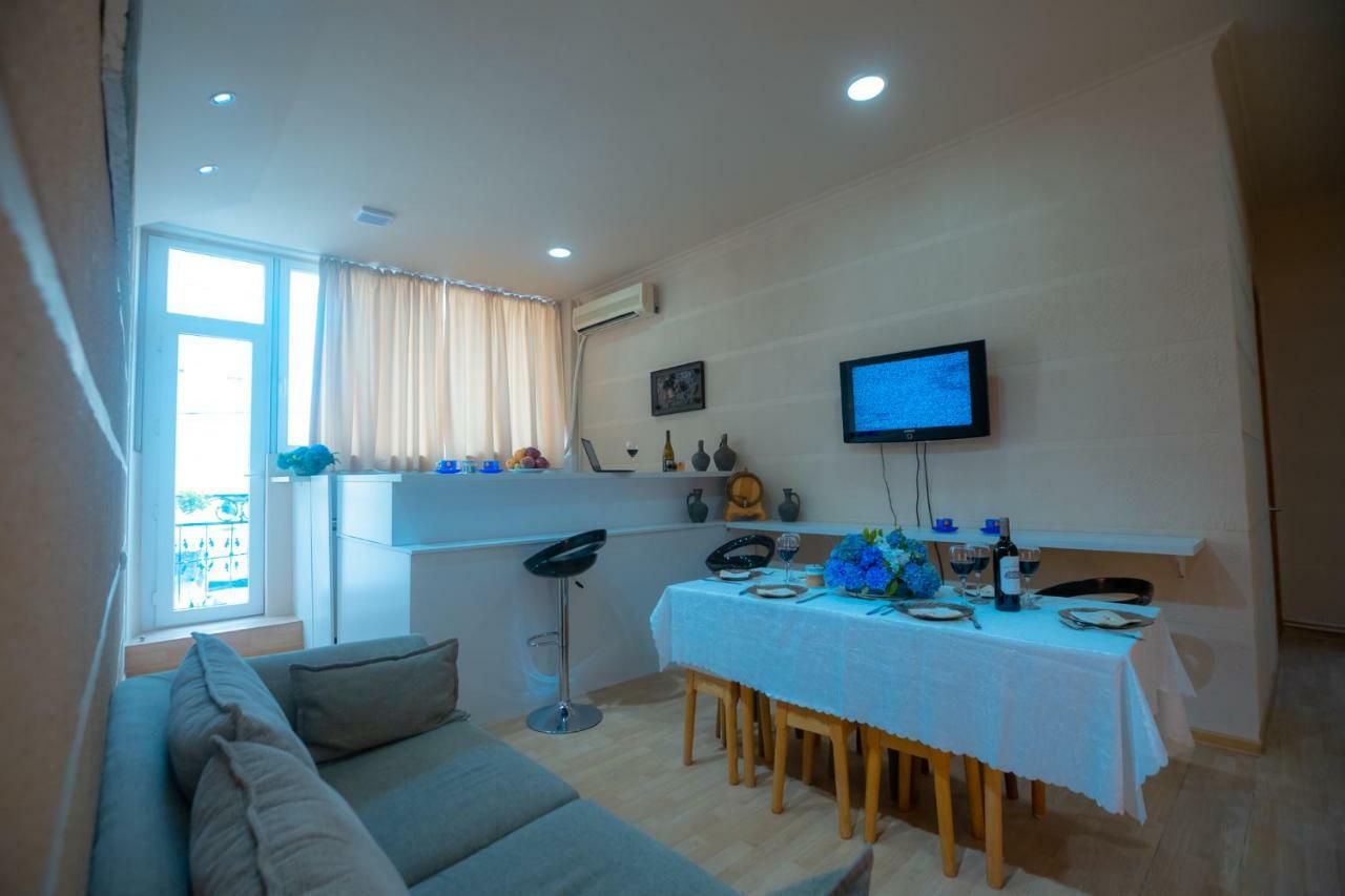Wine Hostel Tbilisi Buitenkant foto