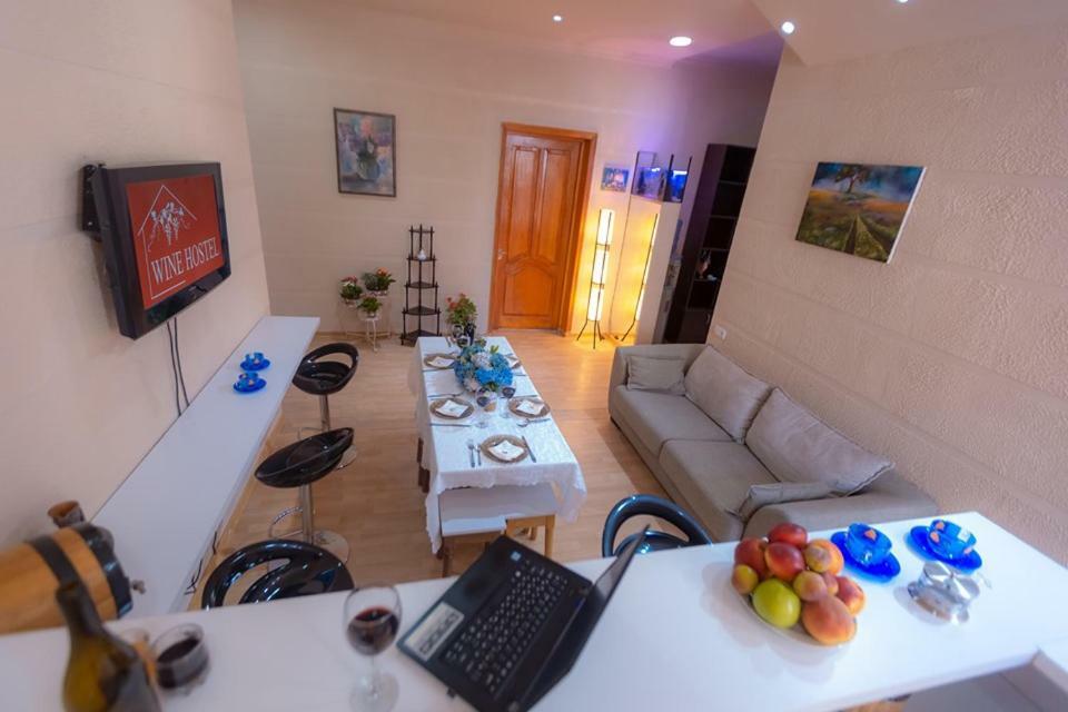 Wine Hostel Tbilisi Buitenkant foto